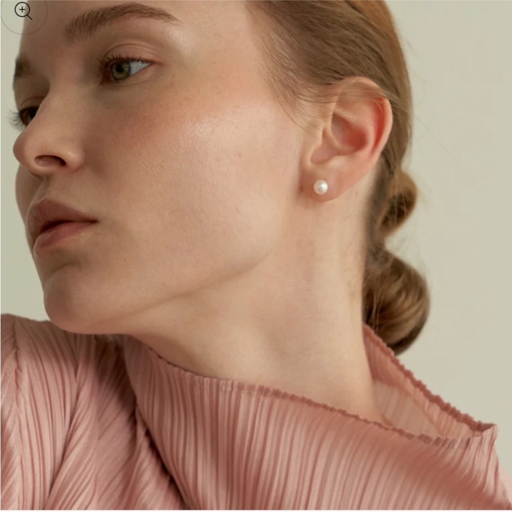 14K solid gold Pearl Stud Earrings